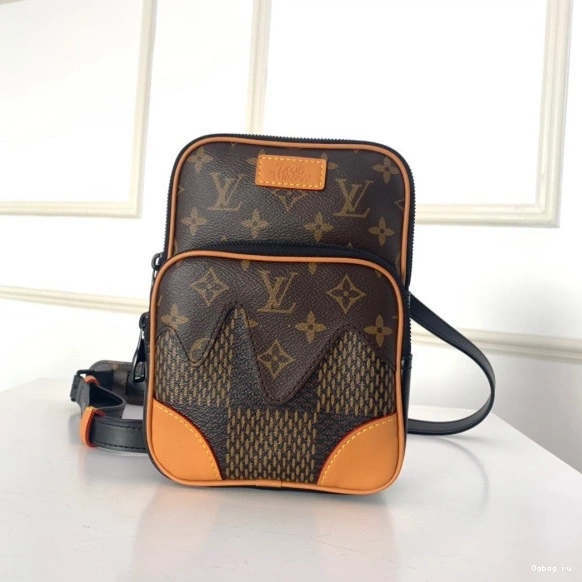 BAG NIGO AMAZONE SLING LOUIS VUITTON 0717